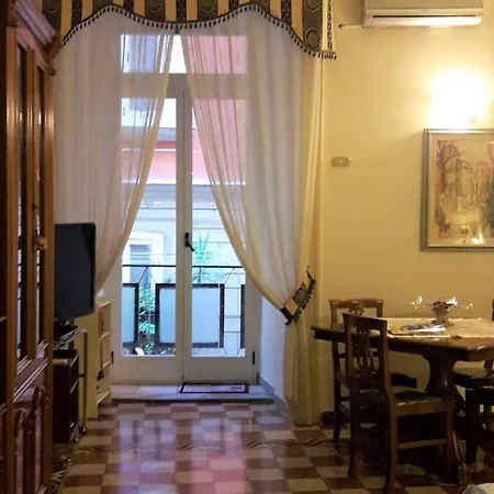 Casa Lillina A Toledo , Near Piazza Del Plebiscito * 那不勒斯